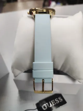 Reloj Guess Dorado Multicolor NUEVO