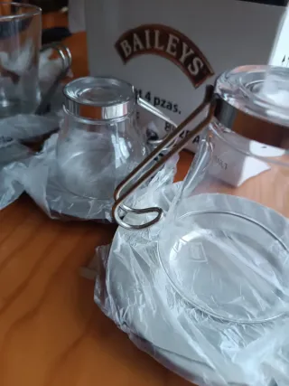 Set 4 Tazas y Platos Baileys Cristal y Metal