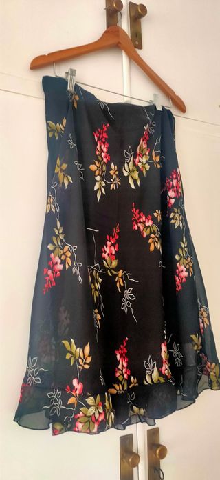 Falda vintage negra floral