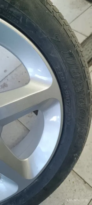 Llanta de aleación nueva