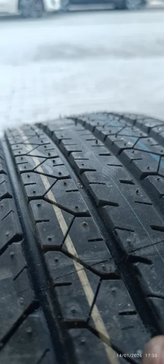 Llanta de aleación nueva