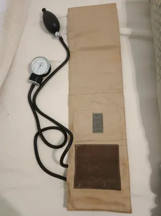 Tensiómetro profesional sin estetoscopio