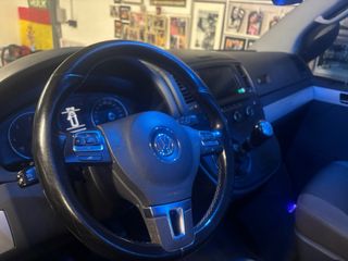 Volkswagen Multivan MUY CUIDADA