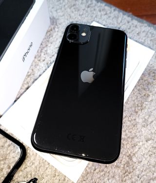 iPhone 11 64GB Nero + 2 Cover