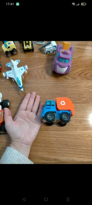 Lote de vehículos de juguete