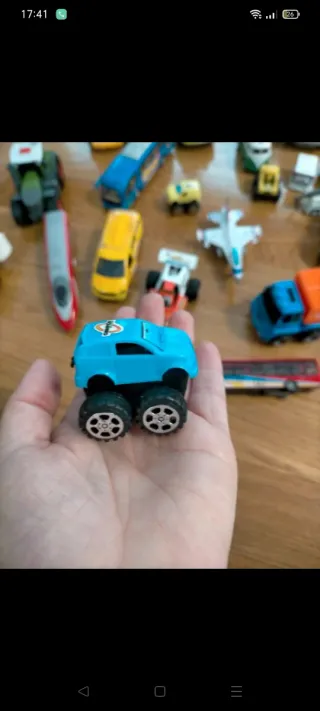 Lote de vehículos de juguete