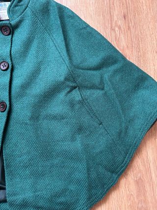 Capa verde con botones