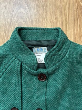 Capa verde con botones