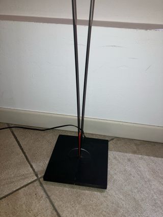 Lampada da terra Ilios di Ingo Maurer