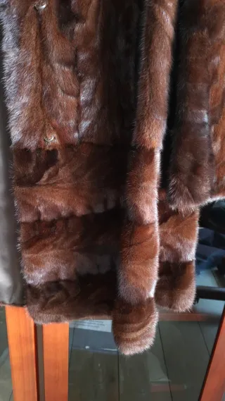 Abrigo de piel marrón