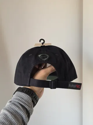 Gorra Nike Total 90 Negra y Amarilla