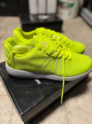 Zapatillas Asfvlt Amarillas y Blancas