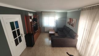 Piso con terraza en alquiler (no amueblado)