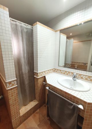 Piso con terraza en alquiler (no amueblado)