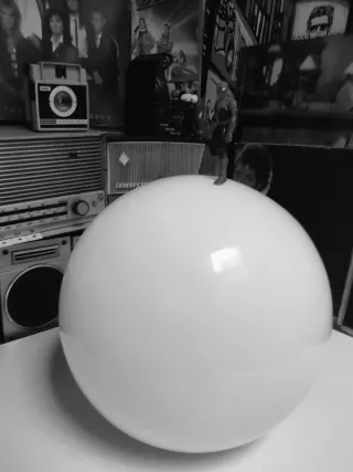 Tulipa de vidrio blanca antigua