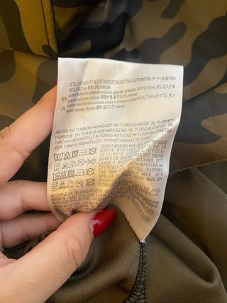 Sudadera corta estilo militar