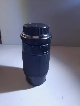 Objetivo Vivitar 70-210mm f/4.5-5.6 MC Macro Zoom
