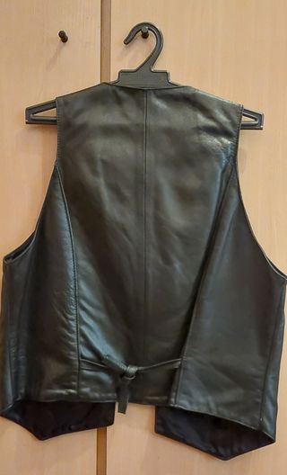 Chaleco de Piel con Tachuelas Talla M