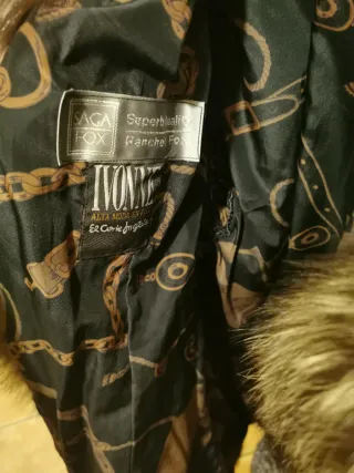 Abrigo de piel de zorro gris