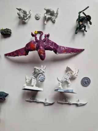 Lote Warhammer 98 figuras miniaturas