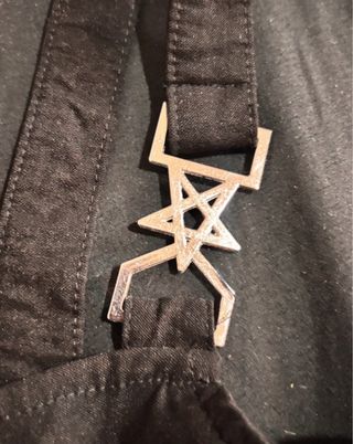 Top de pentagrama negro Killstar