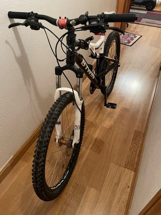Bicicleta BTWIN Montaña