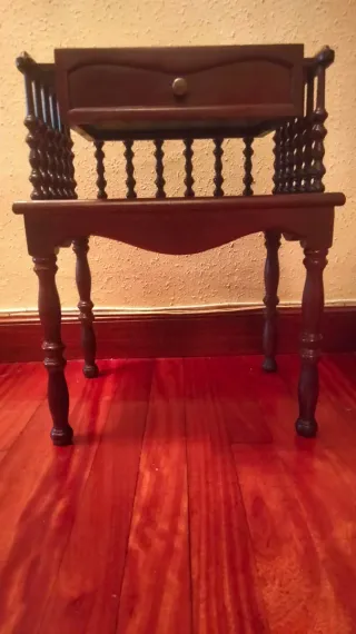 MESA AUXILIAR & SILLA TELEFONERA CAOBA LUIS XVI