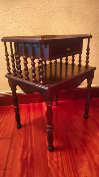 MESA AUXILIAR & SILLA TELEFONERA CAOBA LUIS XVI