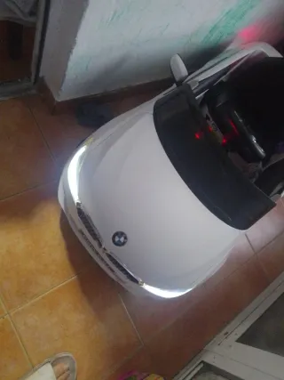 Coche eléctrico infantil BMW