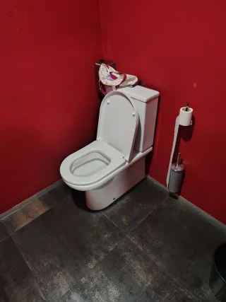 Mostrador de recepción oficina de aluminio y vidri