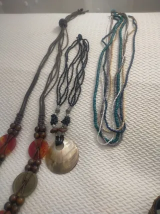 Collares bisutería con colgante nacar,todos