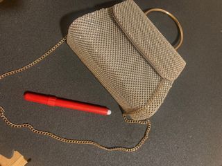 Bolso de fiesta dorado y plateado