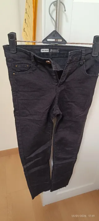 Pantalón Stradivarius Negro