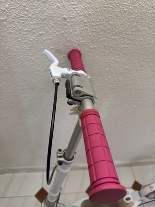 Patinete infantil blanco y rosa