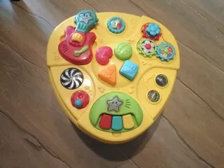 Mesa de juegos infantil