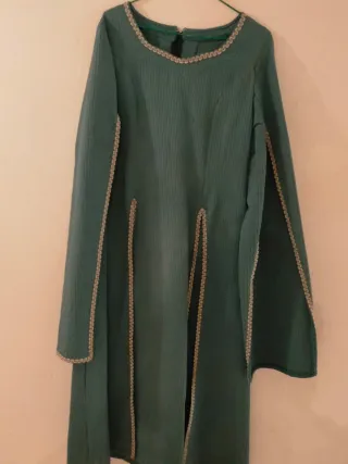 Traje medieval en buen estado