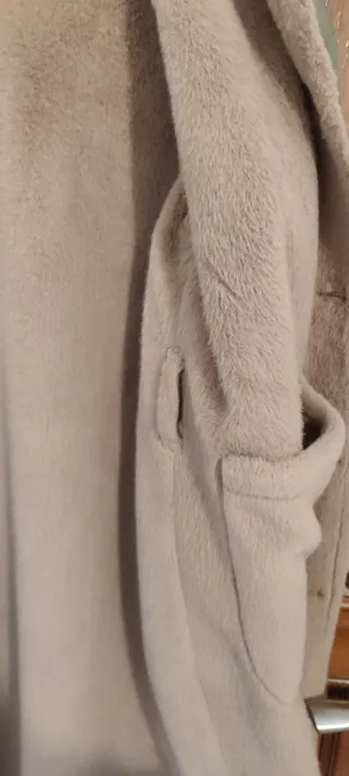 Gabardina reversible verde y beige con pelo