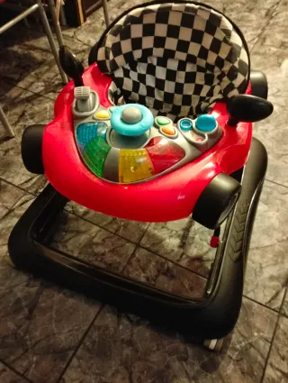 Andador bebé cochecito con centro de actividades.
