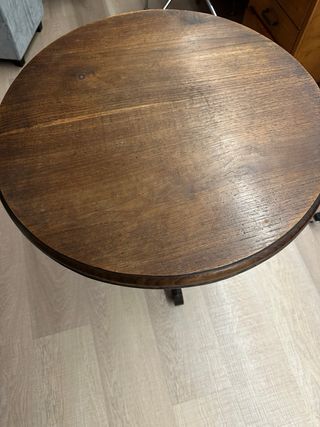 Mesa auxiliar redonda roble patas torneadas