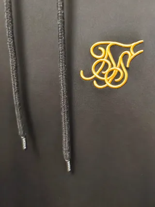Sudadera SikSilk Negra con Capucha y Estampado