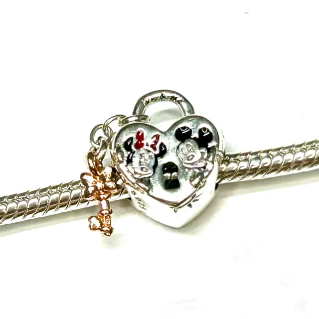 (Irene) Lote 4 Charms Disney