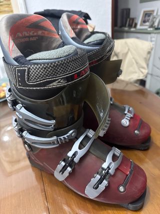 Botas de esquí CALFUS rojas y negras