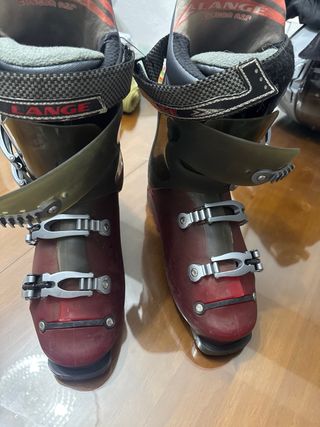 Botas de esquí CALFUS rojas y negras