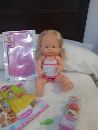Muñeca Nenuca  de siempre con accesorios,
