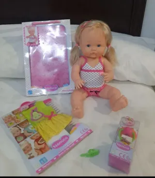 Muñeca Nenuca  de siempre con accesorios,