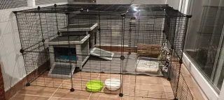 Casita exterior para conejo de madera