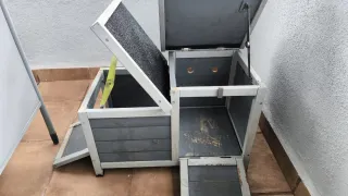 Casita exterior para conejo de madera