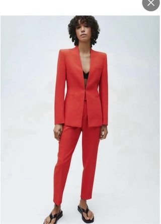 Traje sastre Zara rojo