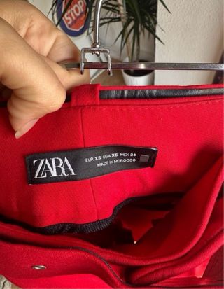 Traje sastre Zara rojo