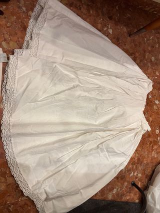 Cancán blanco con encaje